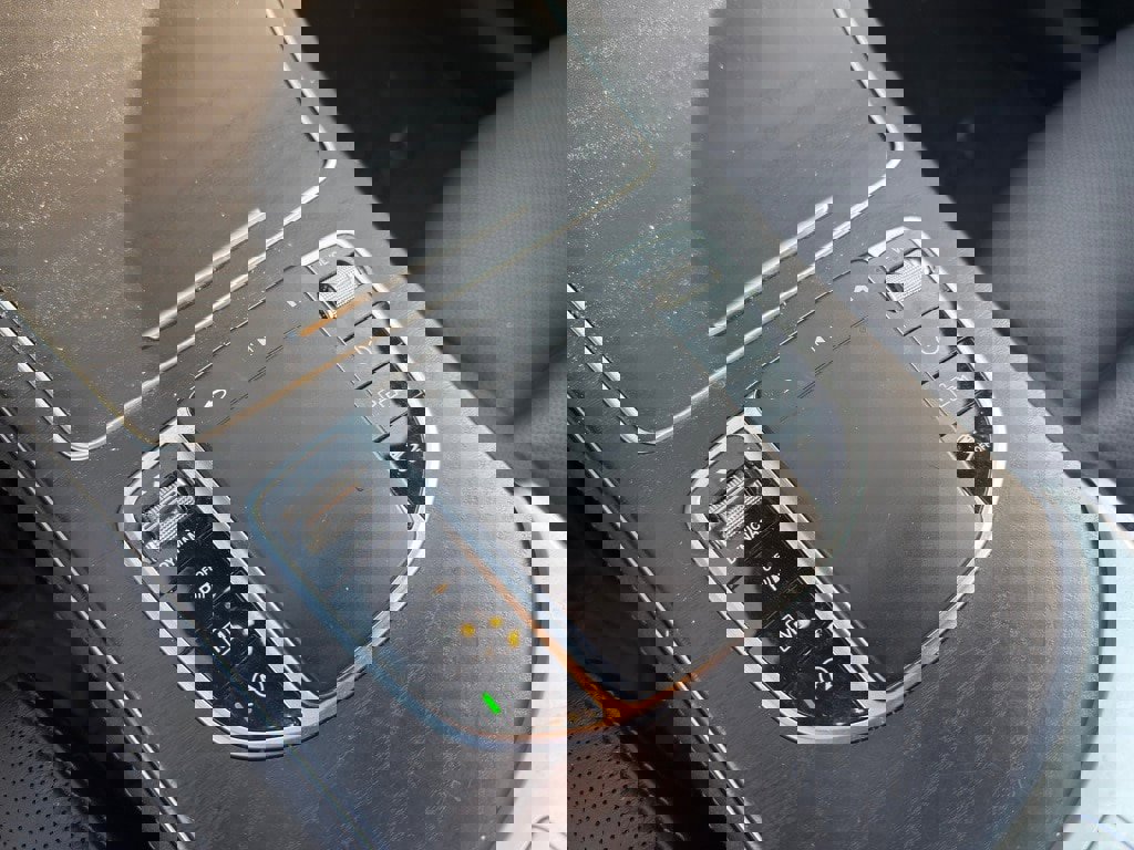 Used 2020 Mercedes-Benz GLC 300 4MATIC image 26