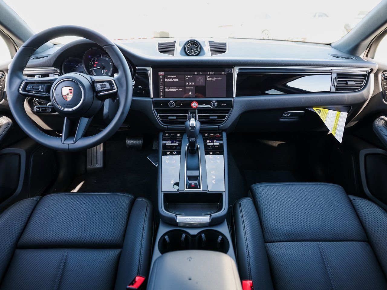 Certified 2026 Porsche Macan AWD/4WD image 24