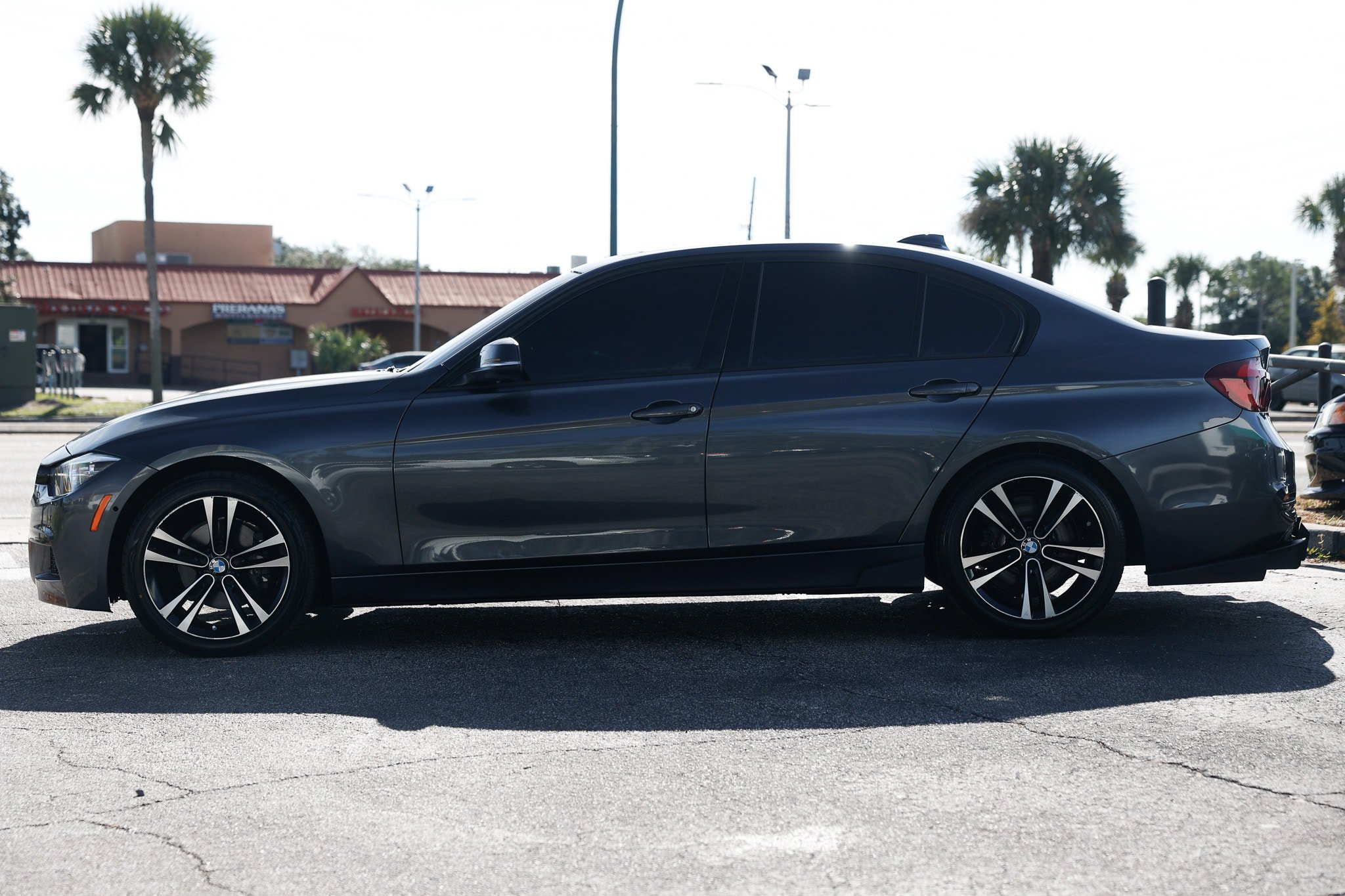 Used 2018 BMW 330i Sedan w/ Premium Package RWD image 4