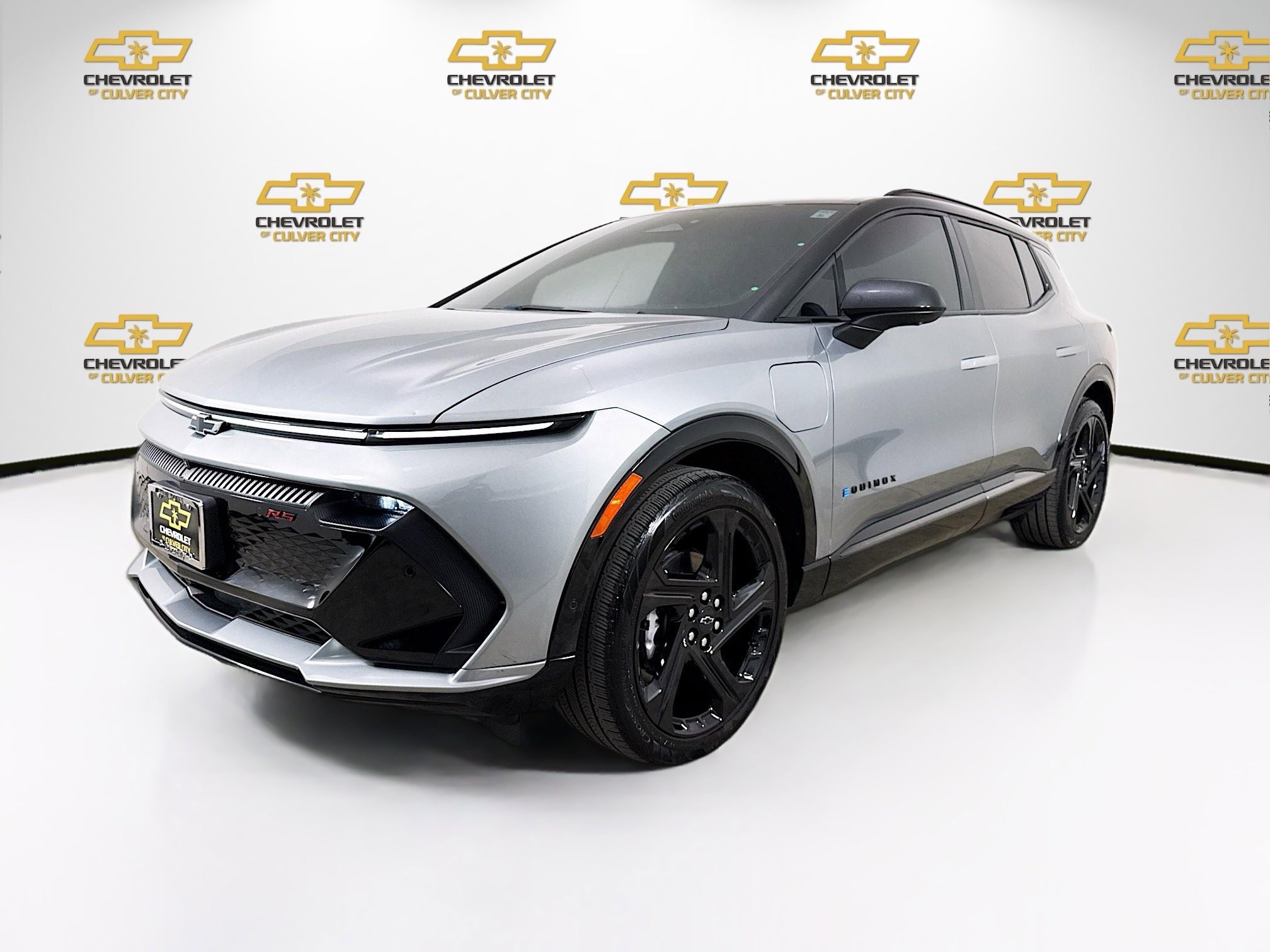 Used 2024 Chevrolet Equinox EV RS image 3