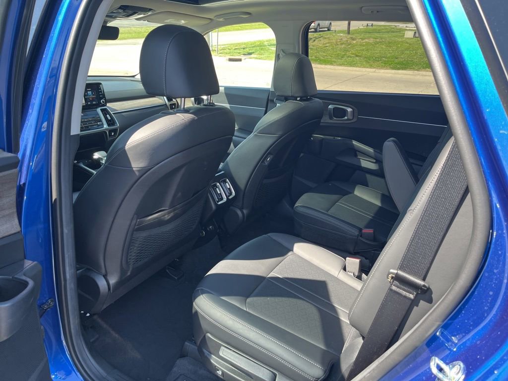 Used 2023 Kia Sorento EX w/ Panoramic Sunroof Package FWD image 24