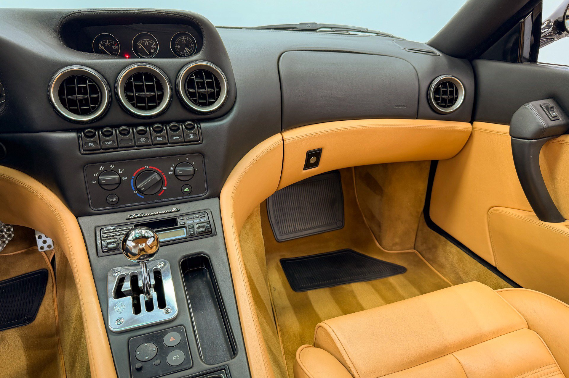 Used 1998 Ferrari 550 Maranello Coupe RWD image 15