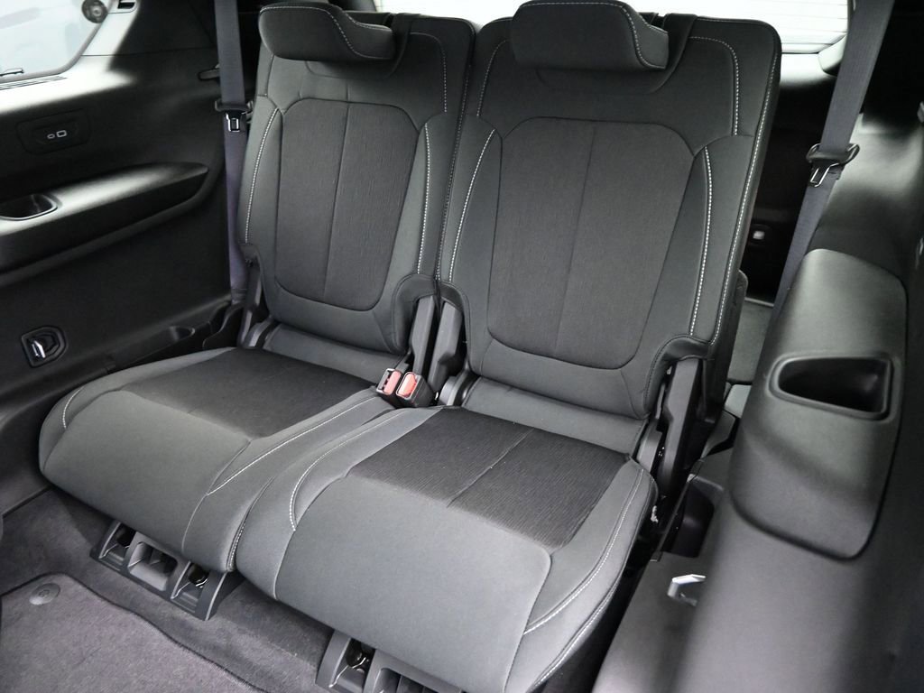 New 2025 Jeep Grand Cherokee L Laredo w/ Luxury Tech Group I image 15