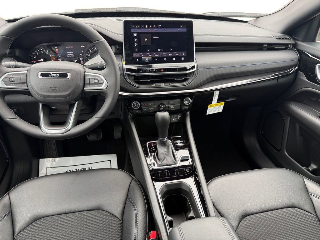 New 2026 Jeep Compass Latitude image 10