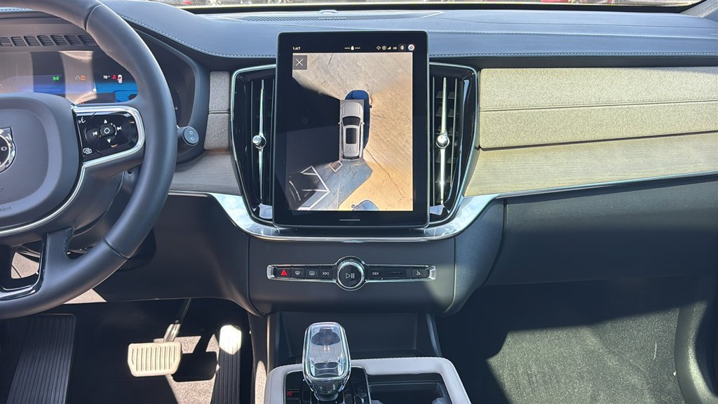 New 2027 Volvo XC90 T8 Plus AWD/4WD image 6