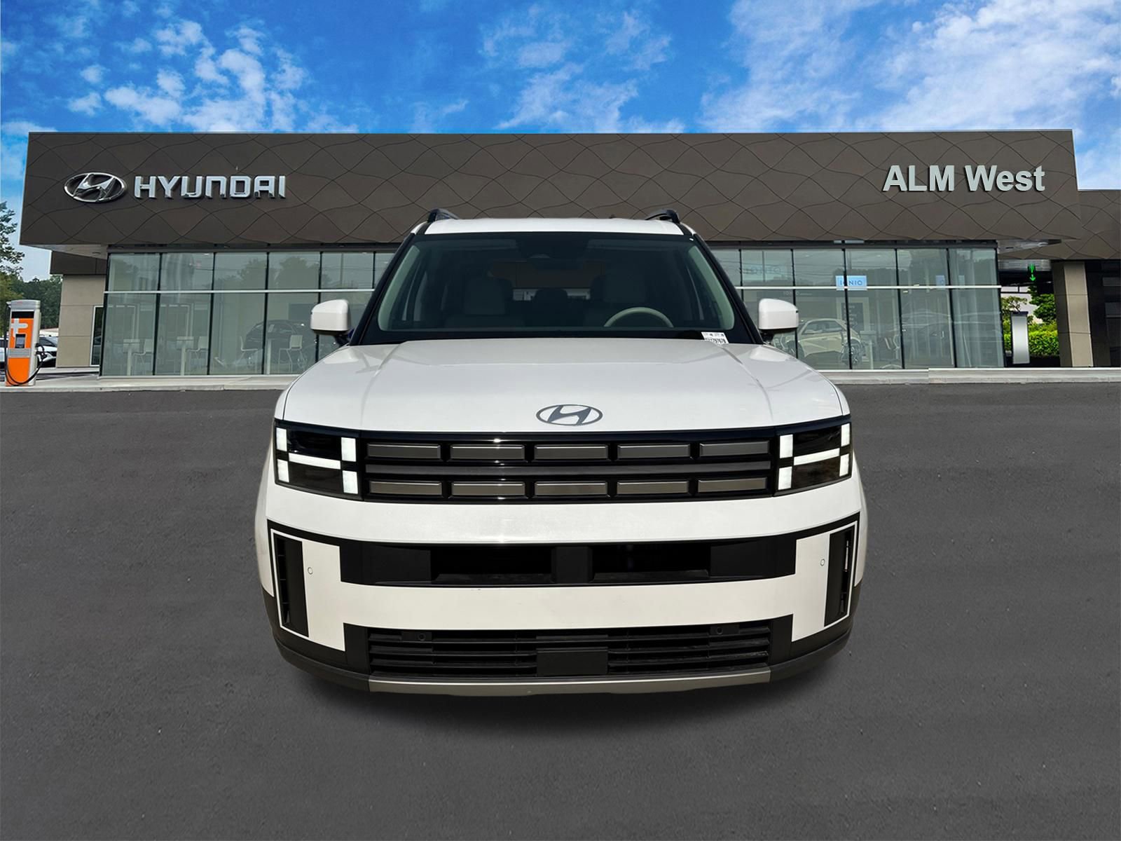 Used 2024 Hyundai Santa Fe SEL image 2