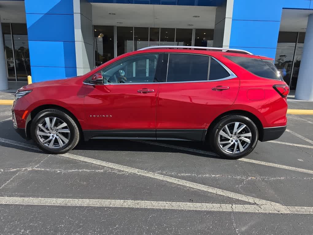 Used 2024 Chevrolet Equinox Premier FWD image 2