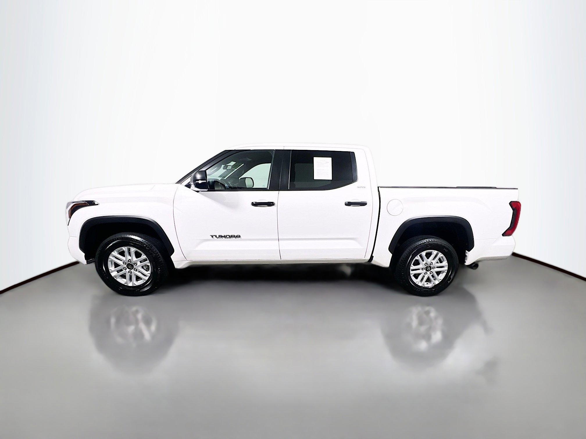 Used 2025 Toyota Tundra SR5 w/ SR5 Convenience Package AWD/4WD image 9