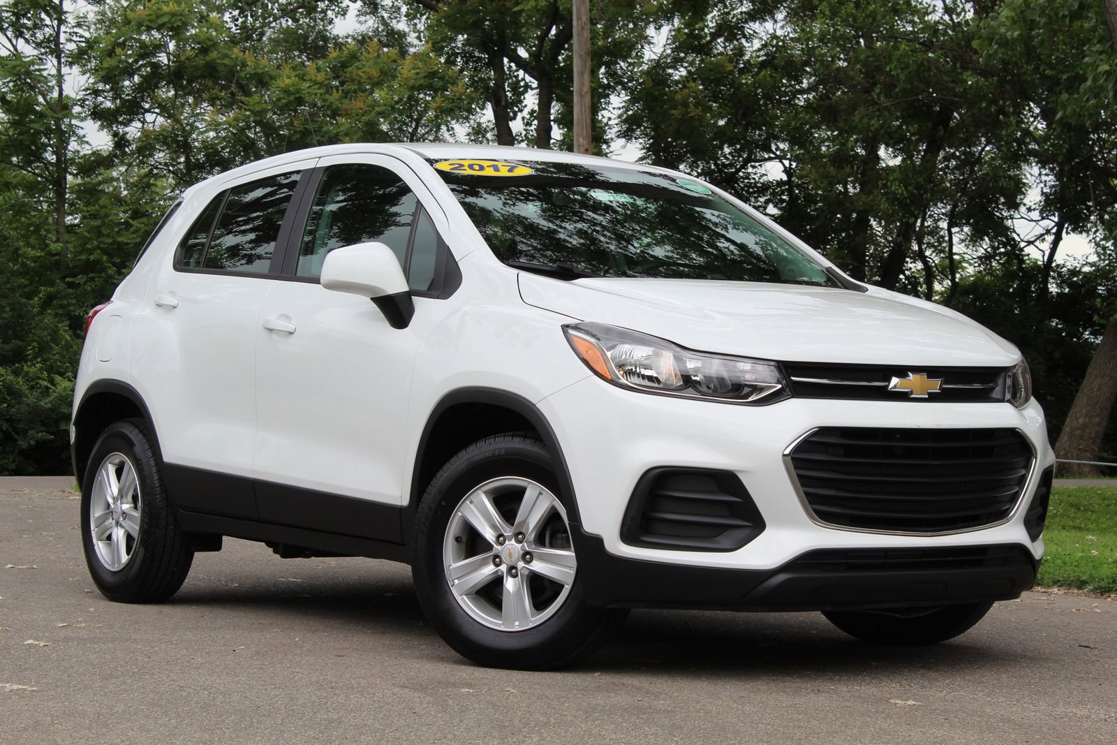 Used 2017 Chevrolet Trax LS AWD/4WD image 1