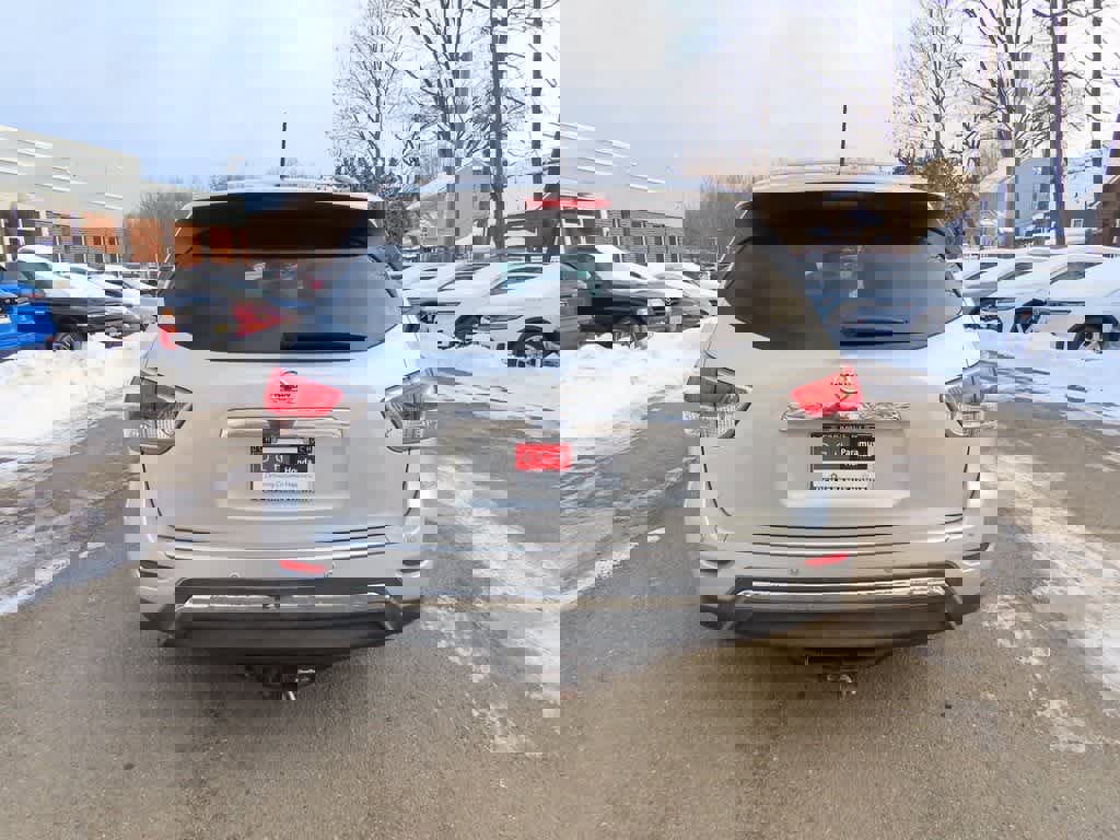 Used 2016 Nissan Pathfinder SV image 5