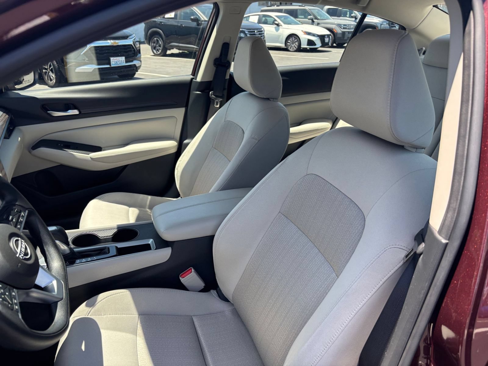Used 2025 Nissan Altima 2.5 SV FWD image 28