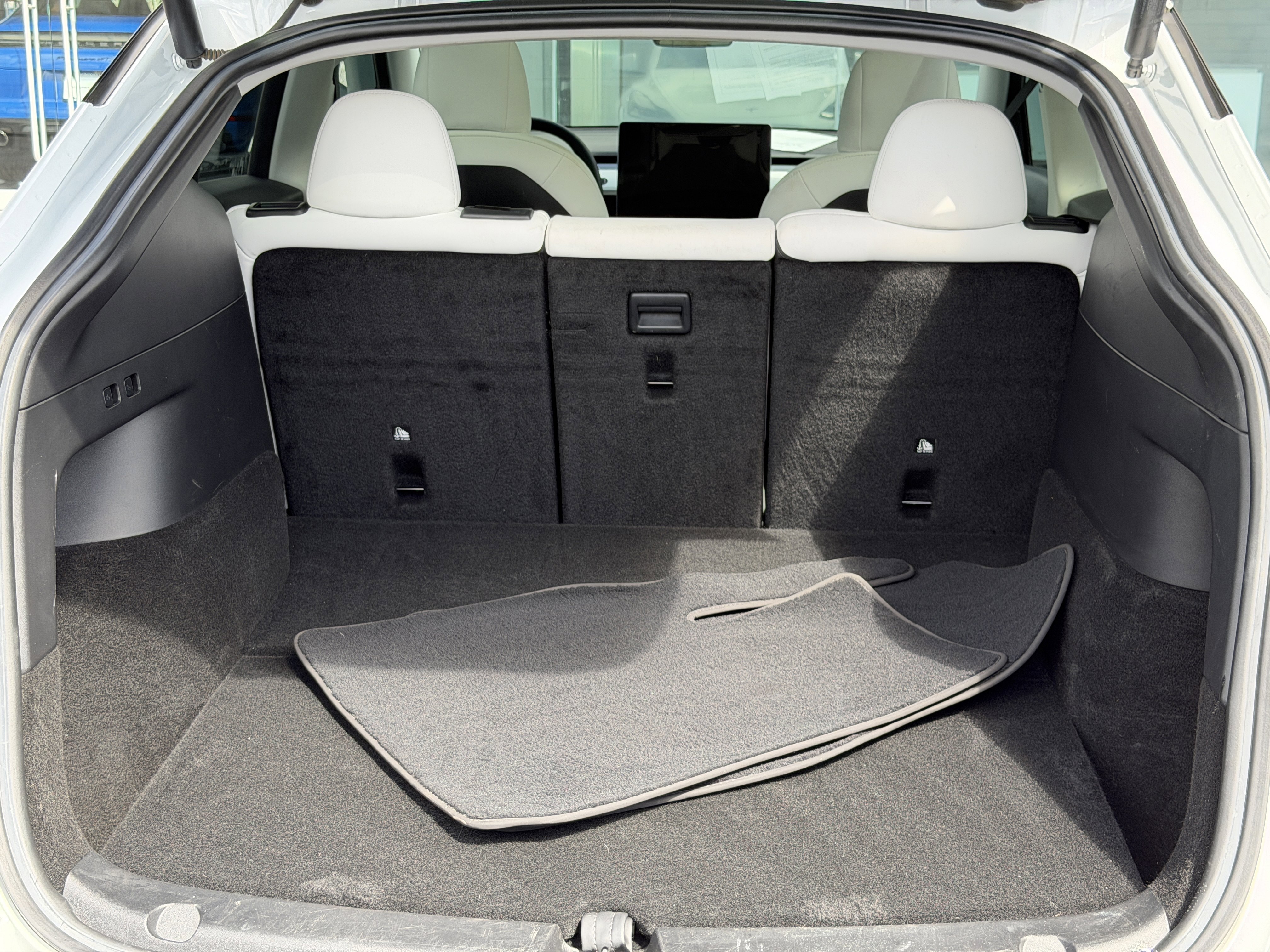 Used 2022 Tesla Model Y Long Range image 14