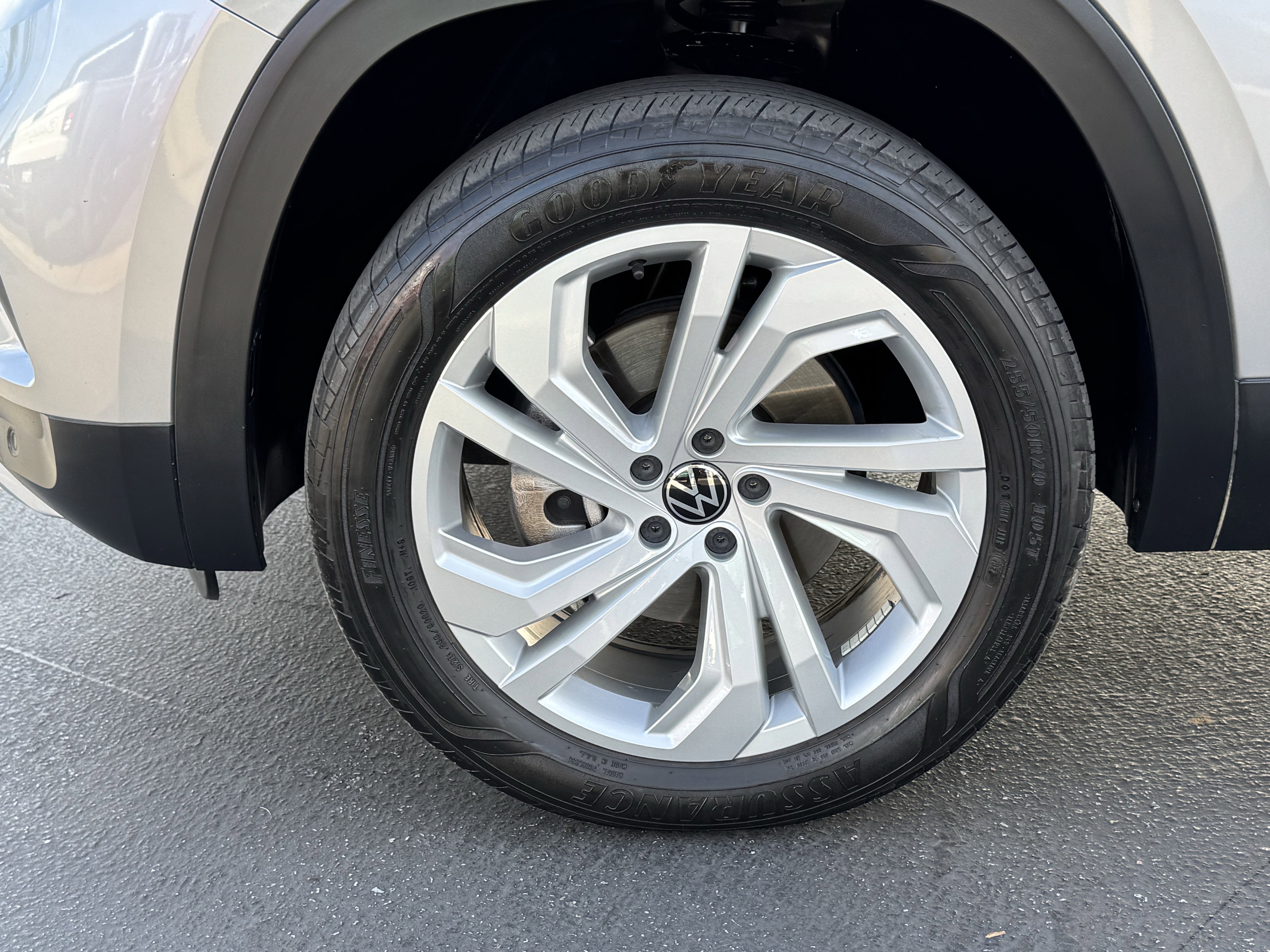 Certified 2022 Volkswagen Atlas SE w/ Panoramic Sunroof Package AWD/4WD image 12