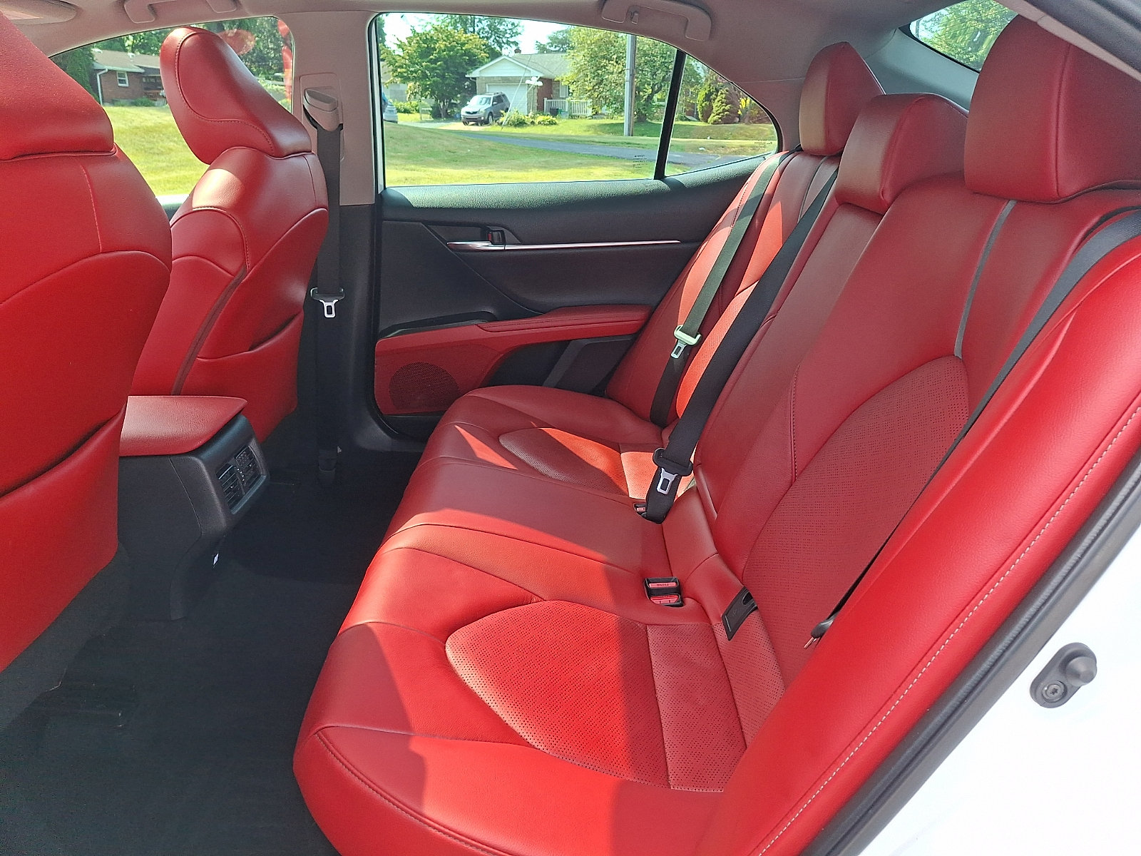 Used 2022 Toyota Camry XSE FWD image 10