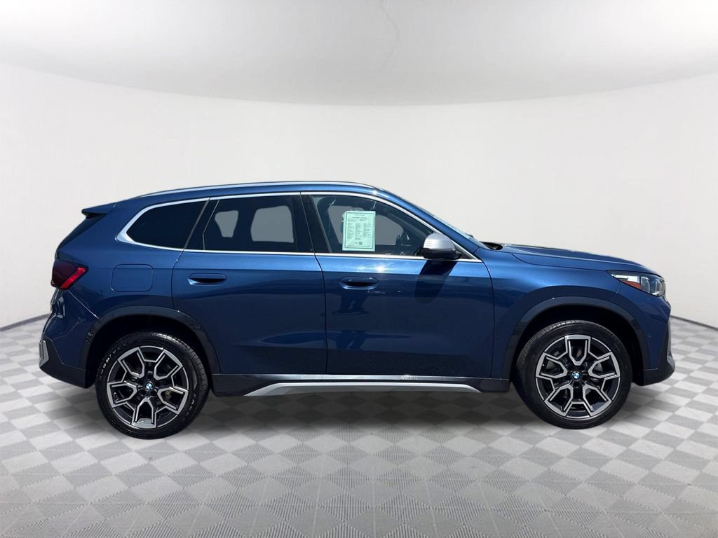 Used 2023 BMW X1 xDrive28i w/ Convenience Package AWD/4WD image 3