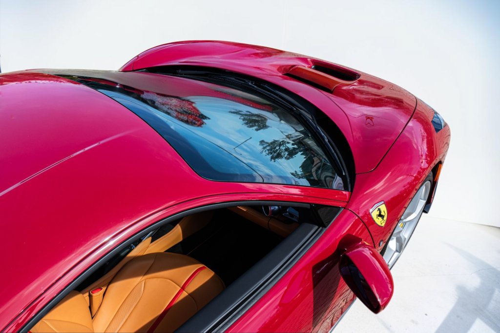 Certified 2022 Ferrari F8 Tributo RWD image 19