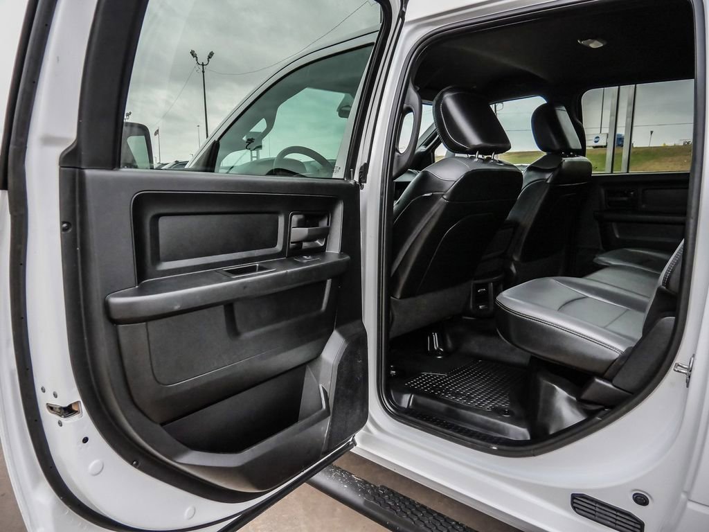 Used 2024 RAM 2500 Tradesman w/ Chrome Appearance Group image 23