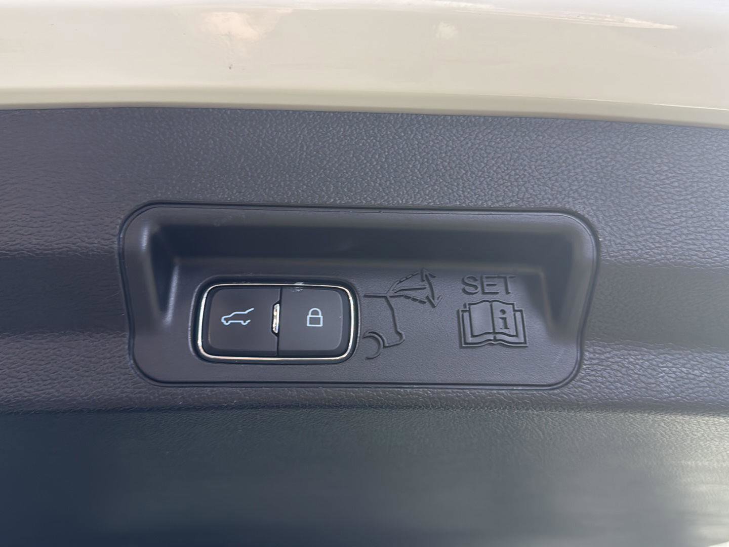 Used 2020 Ford Explorer ST w/ Premium Technology Package image 7