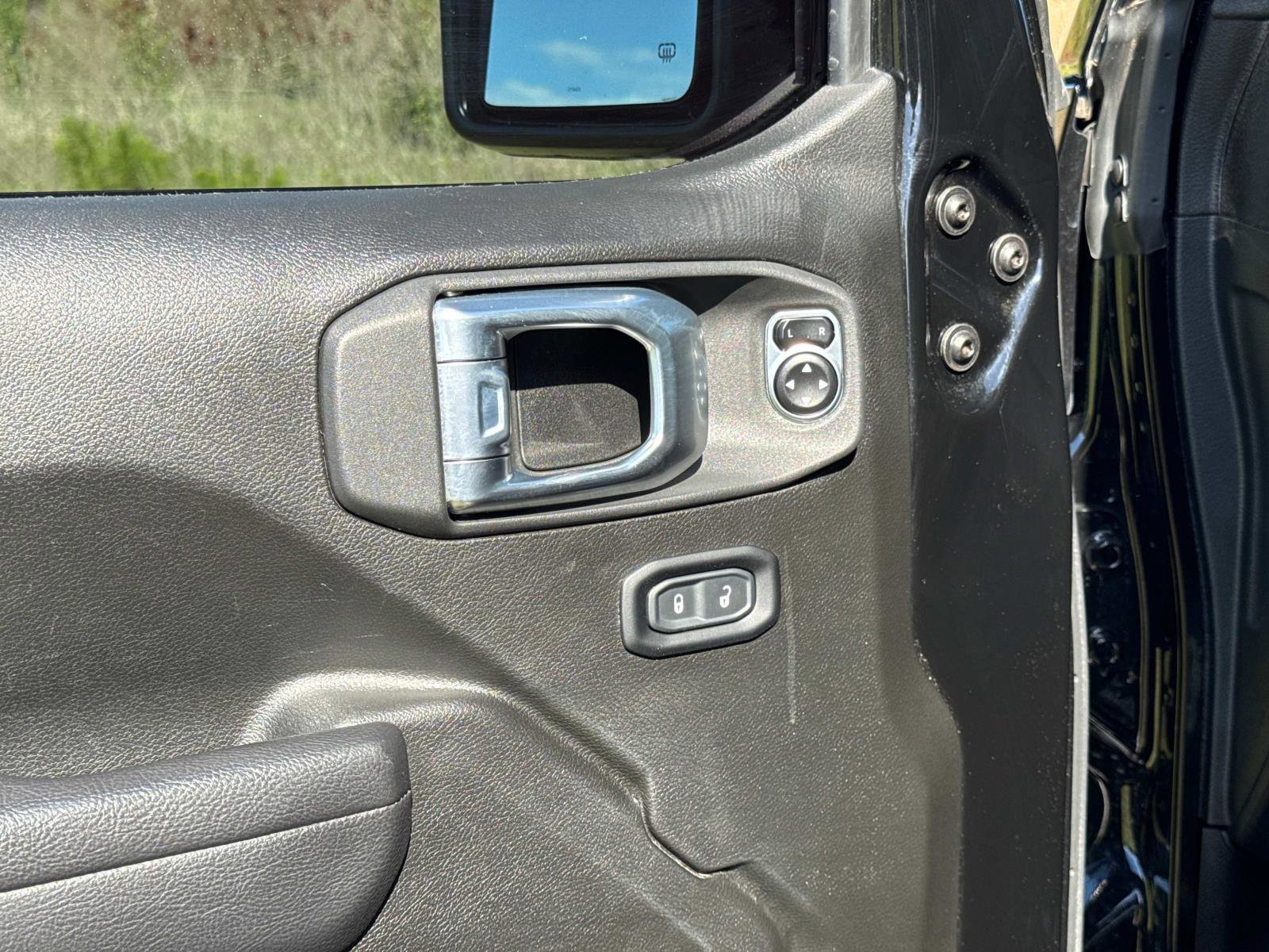 Certified 2024 Jeep Gladiator Sport AWD/4WD image 18