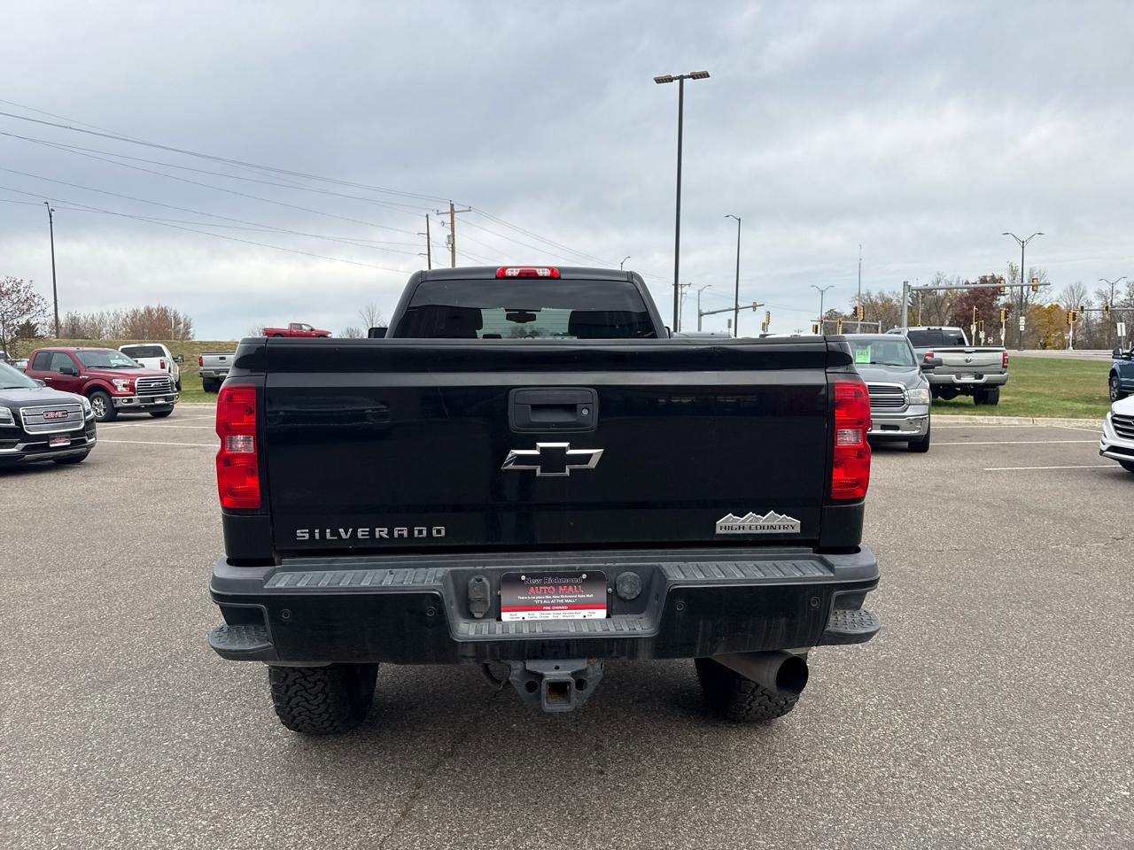 Used 2016 Chevrolet Silverado 2500 LT w/ Midnight Edition AWD/4WD image 4
