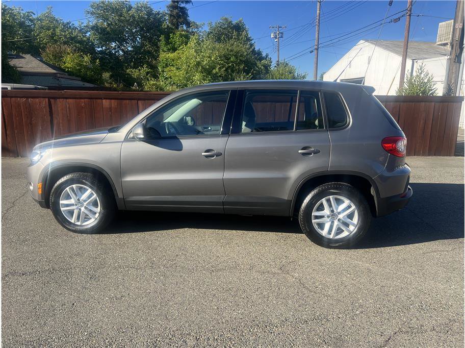 Used 2011 Volkswagen Tiguan S FWD image 8