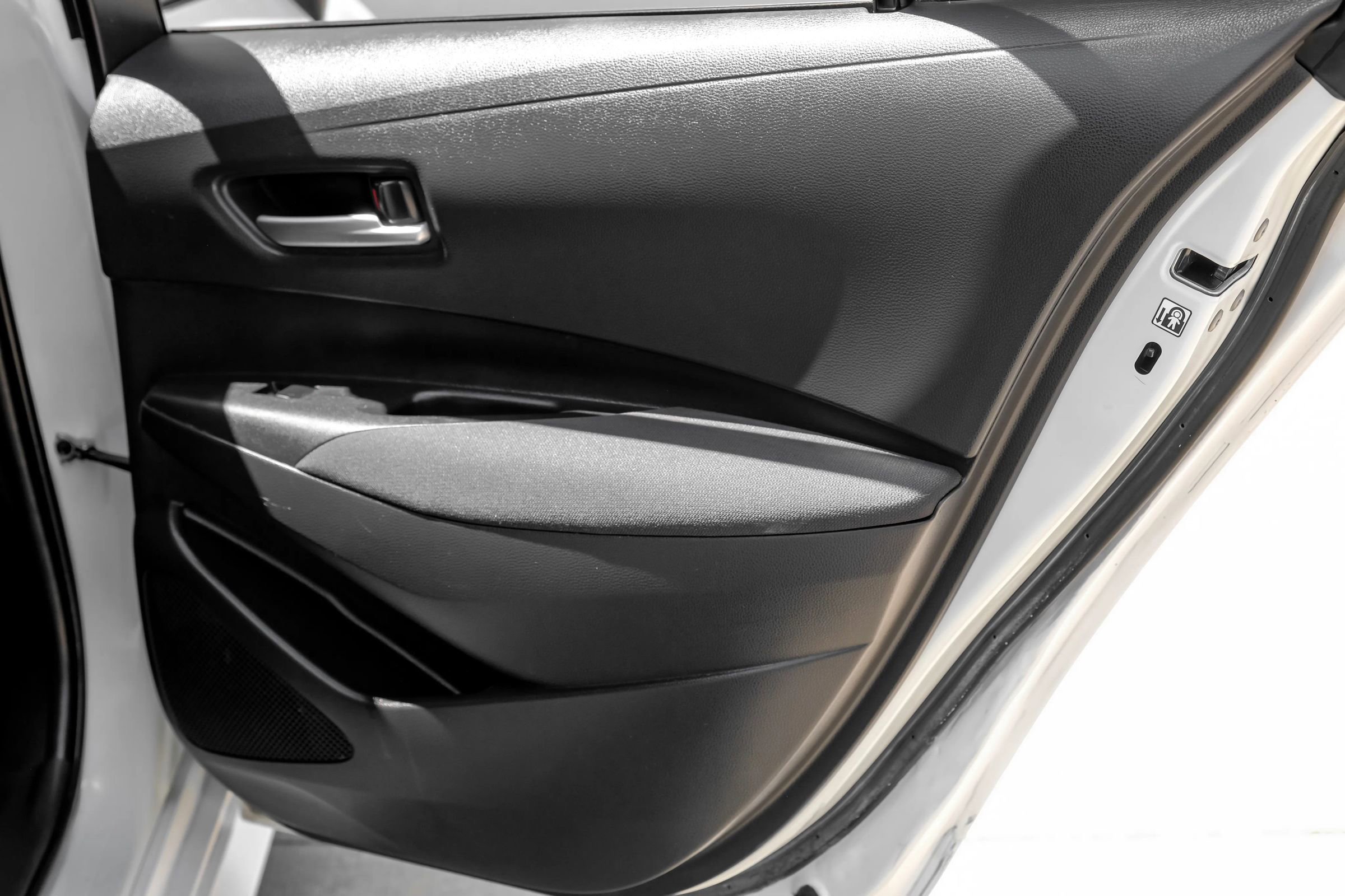 Used 2021 Toyota Corolla LE image 37