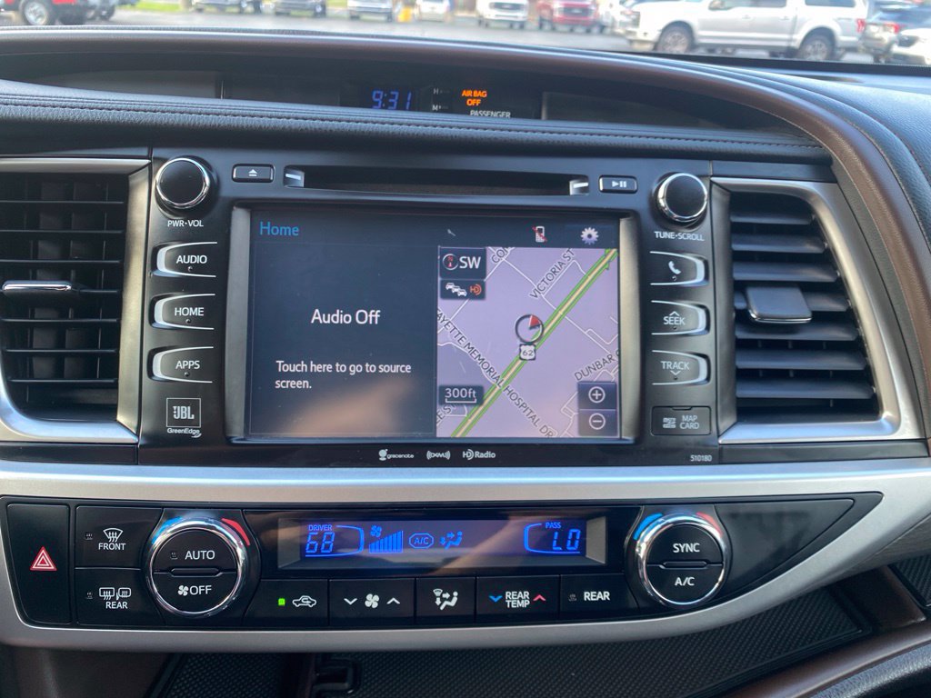 Used 2018 Toyota Highlander Limited w/ Protection Package #3 AWD/4WD image 28