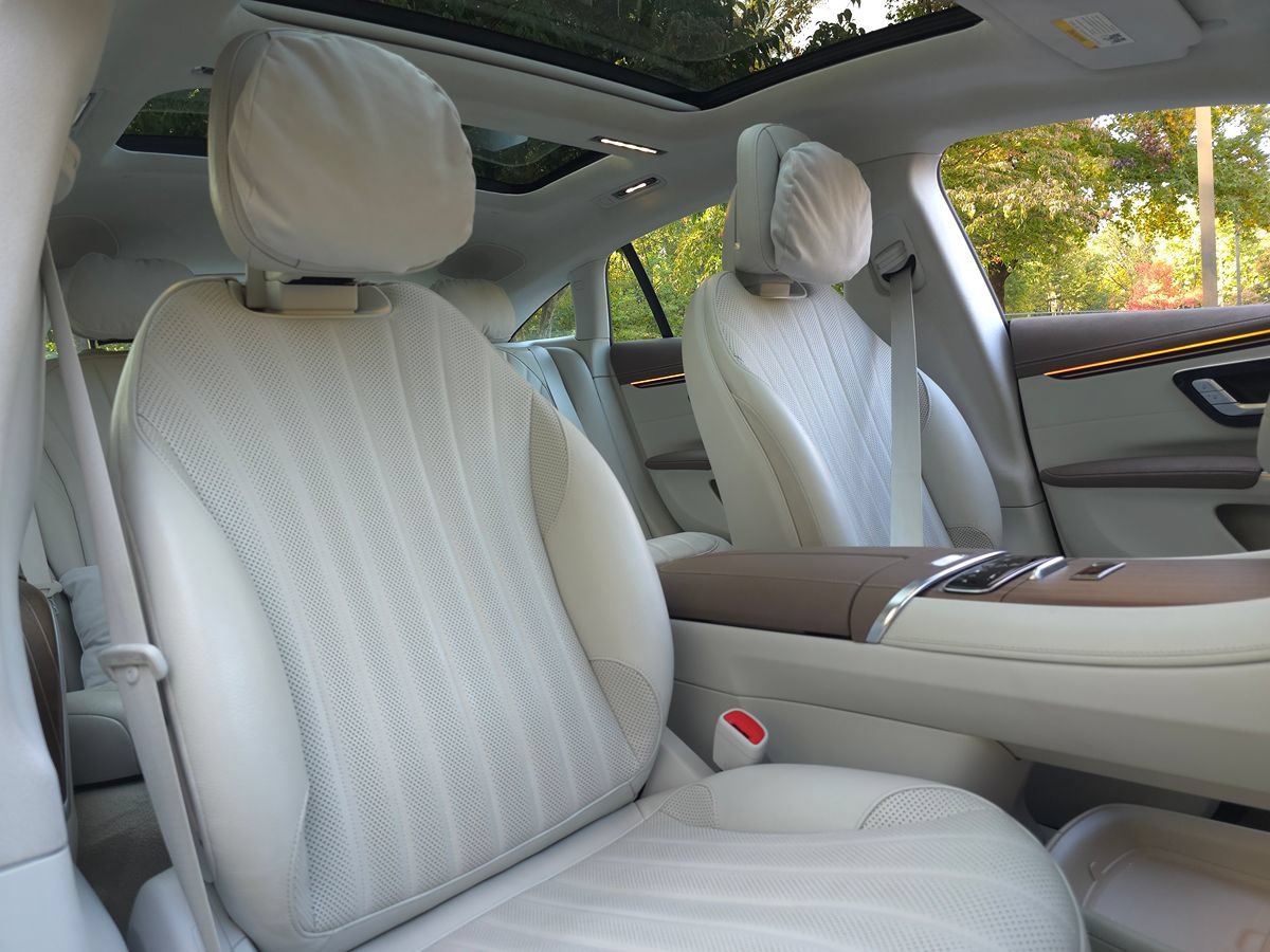 Used 2023 Mercedes-Benz EQS 580 4MATIC Sedan image 22