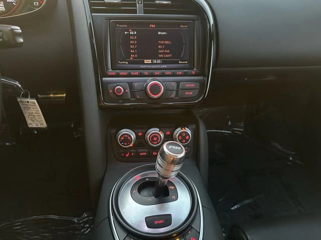 Used 2011 Audi R8 V10 image 26