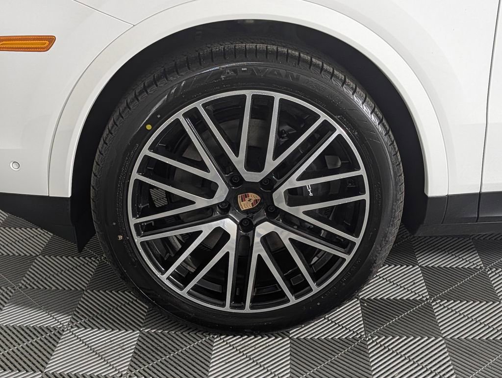 New 2026 Porsche Cayenne image 11