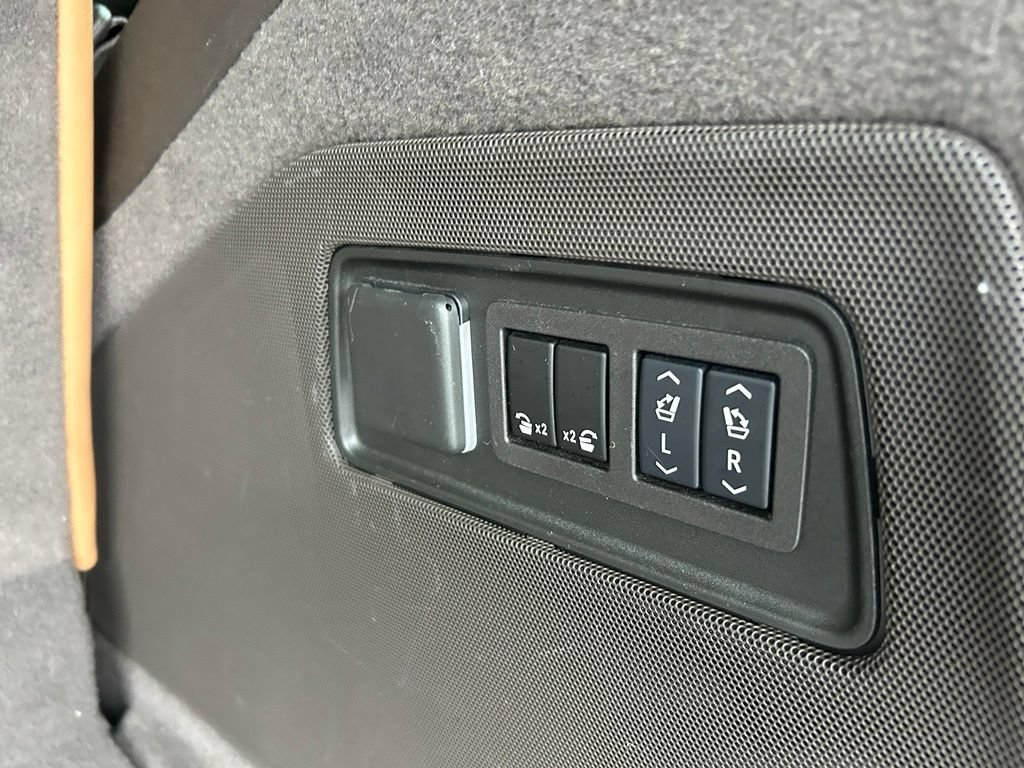 Used 2024 Cadillac Escalade Sport AWD/4WD image 46