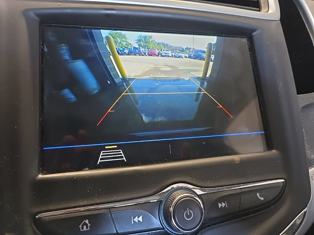 Used 2018 Chevrolet Sonic LT FWD image 25
