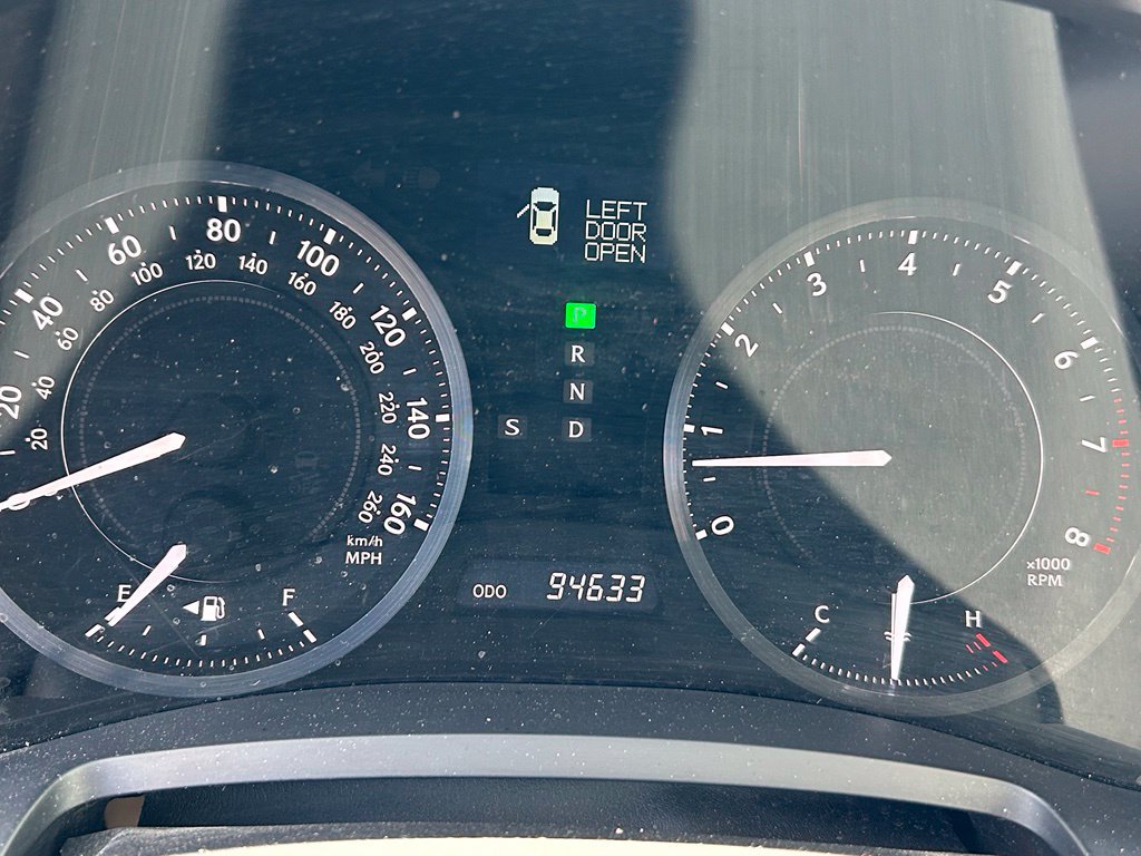 Used 2010 Lexus IS 350C w/ Luxury Pkg RWD image 18