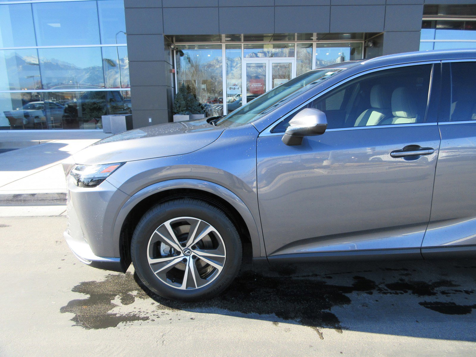 Used 2023 Lexus RX 350h image 2