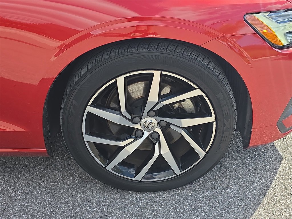 Used 2020 Volvo S60 T5 Momentum image 13