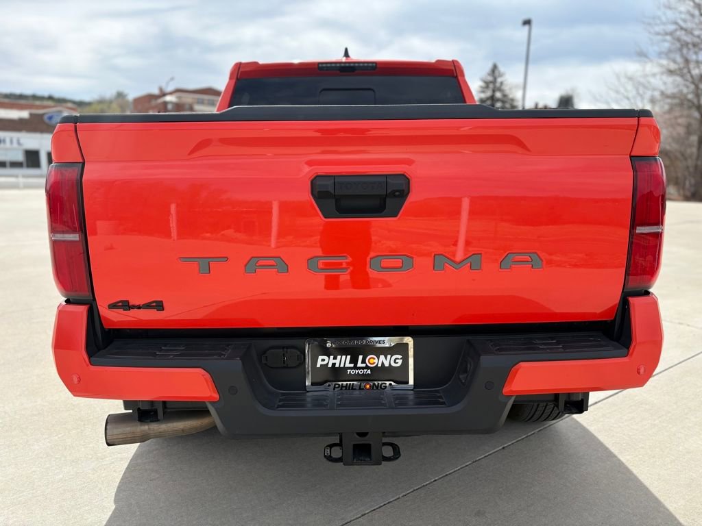 Used 2024 Toyota Tacoma TRD Sport w/ TRD Sport Upgrade Package image 5