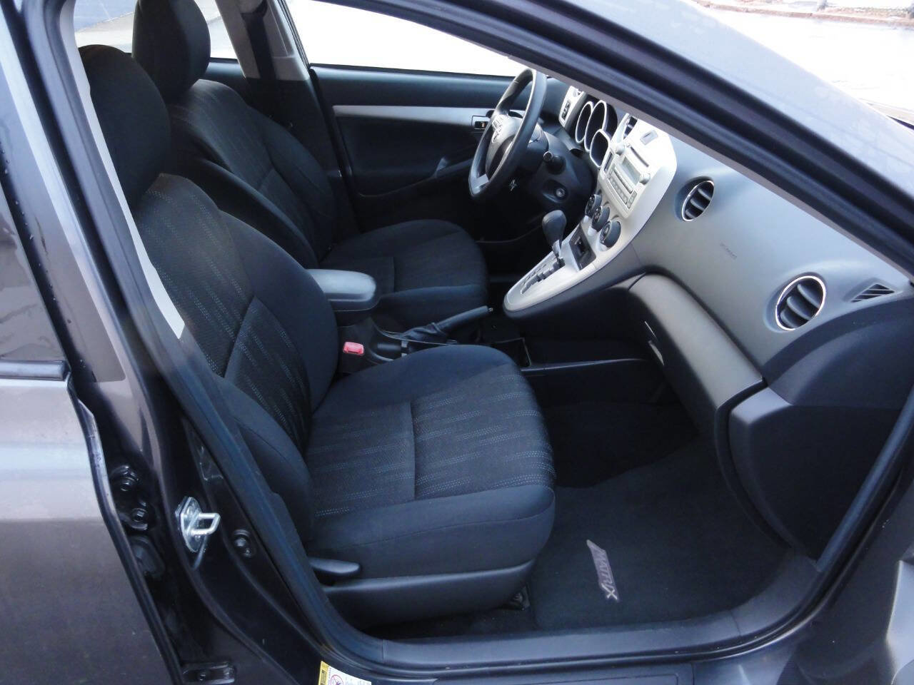 Used 2012 Toyota Matrix L image 16