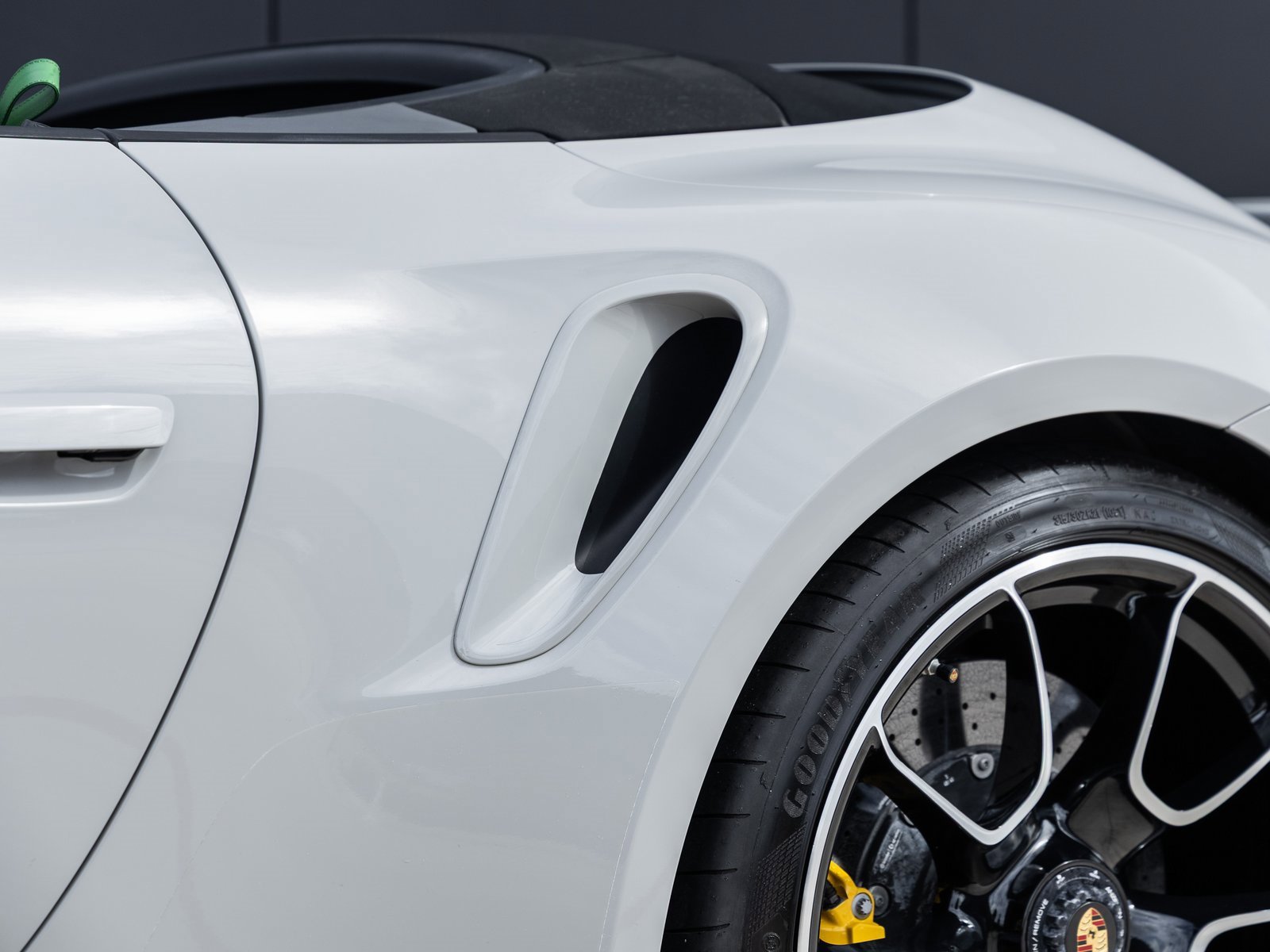 Certified 2022 Porsche 911 Turbo S w/ 911 Turbo Sportdesign Package image 18