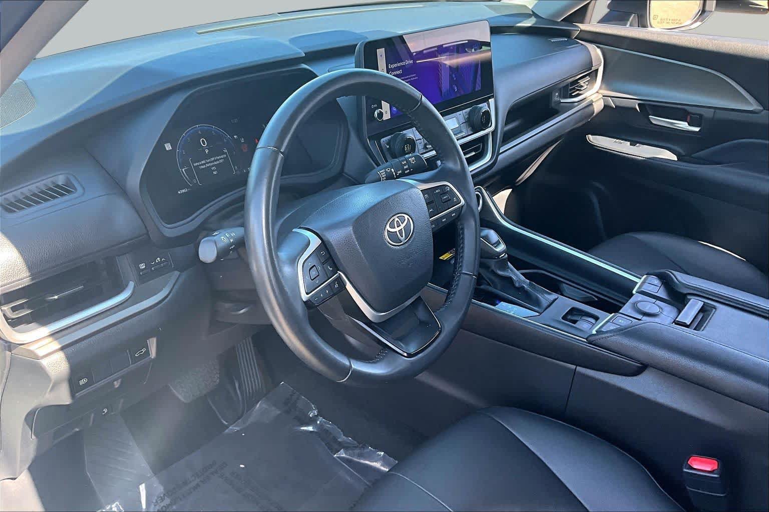 Used 2025 Toyota Grand Highlander AWD image 17