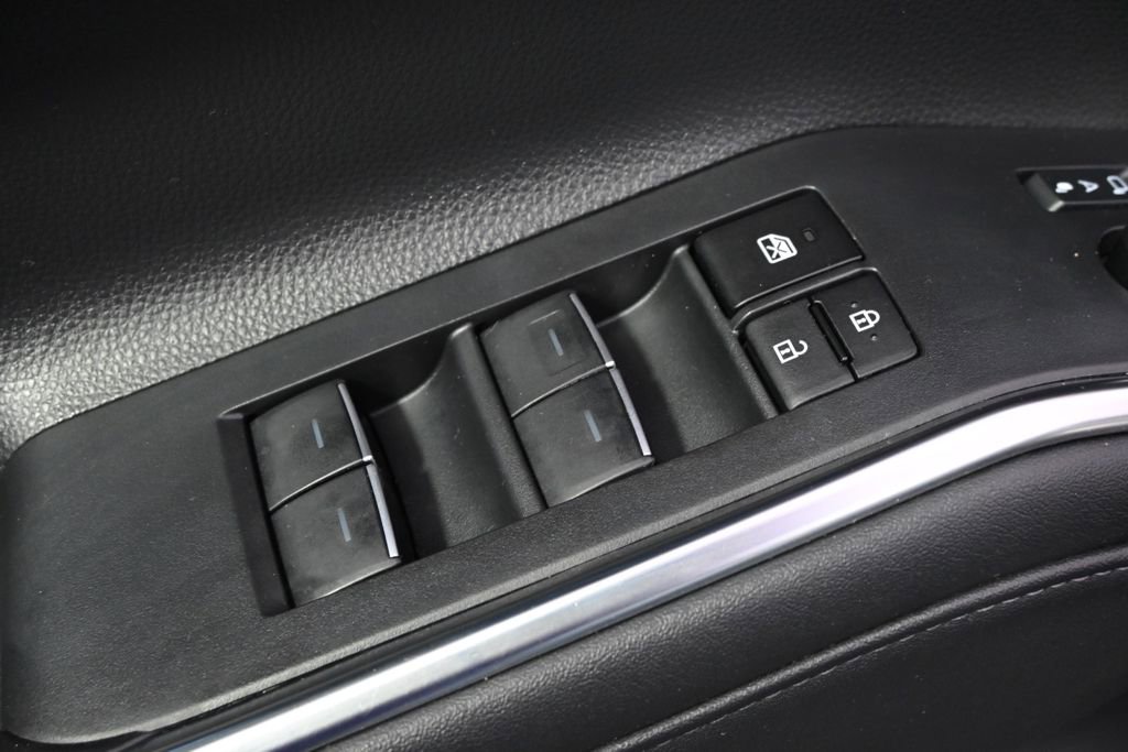 Used 2023 Toyota Highlander Platinum image 24