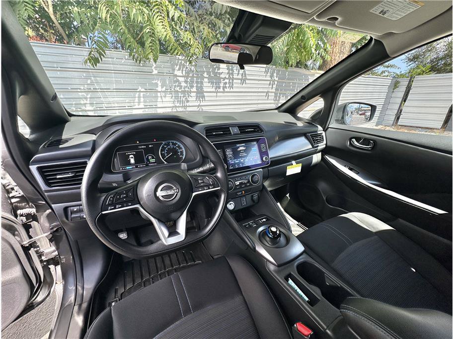 Used 2025 Nissan Leaf S FWD image 14