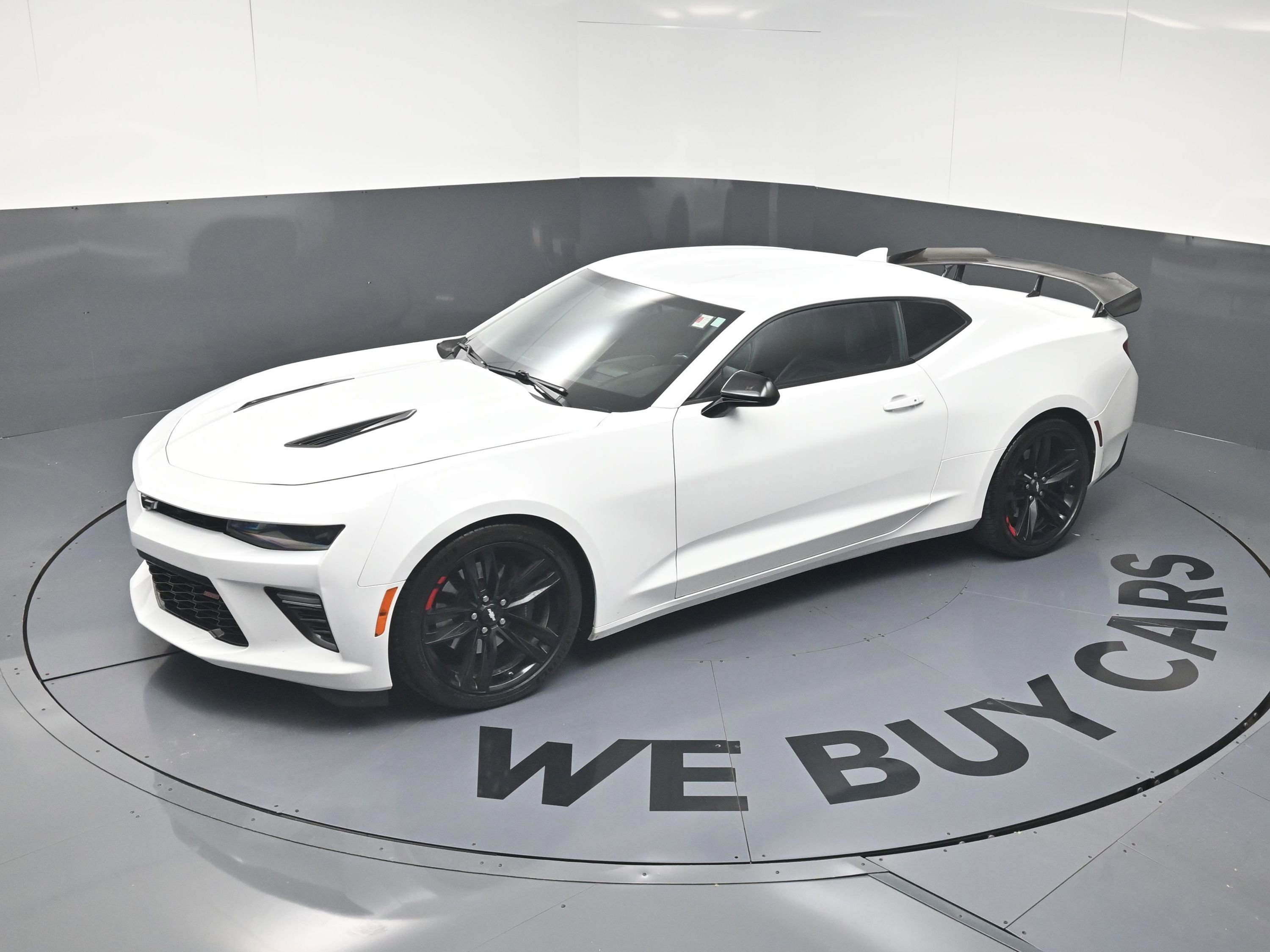 Used 2018 Chevrolet Camaro SS w/ Redline Edition RWD image 29