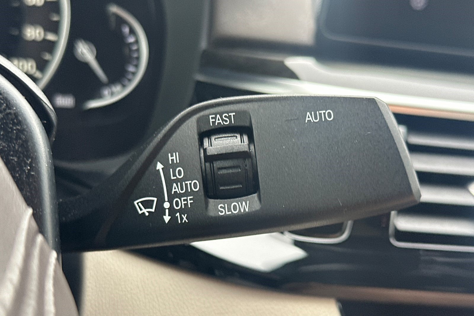 Used 2018 BMW 530e RWD image 33