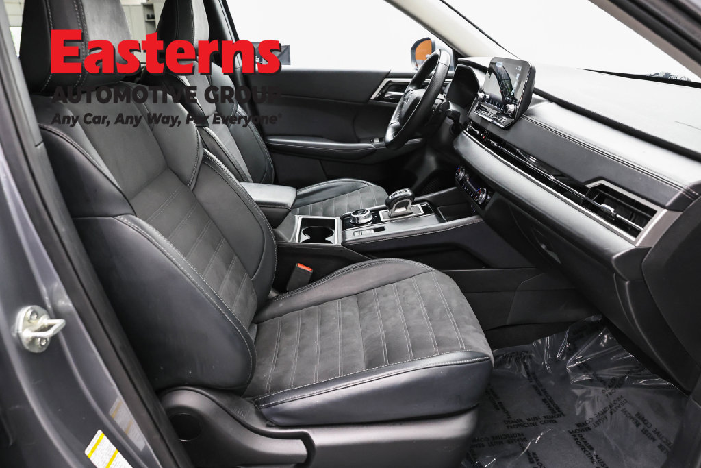 Used 2024 Mitsubishi Outlander SE FWD image 25