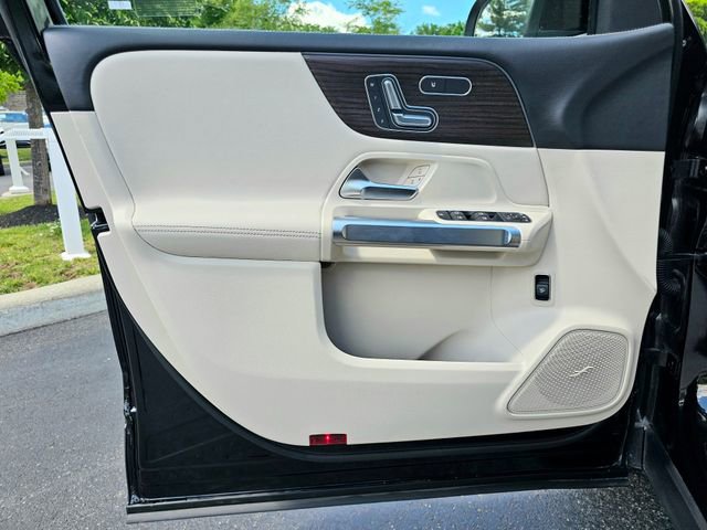 New 2026 Mercedes-Benz GLB 250 4MATIC image 19