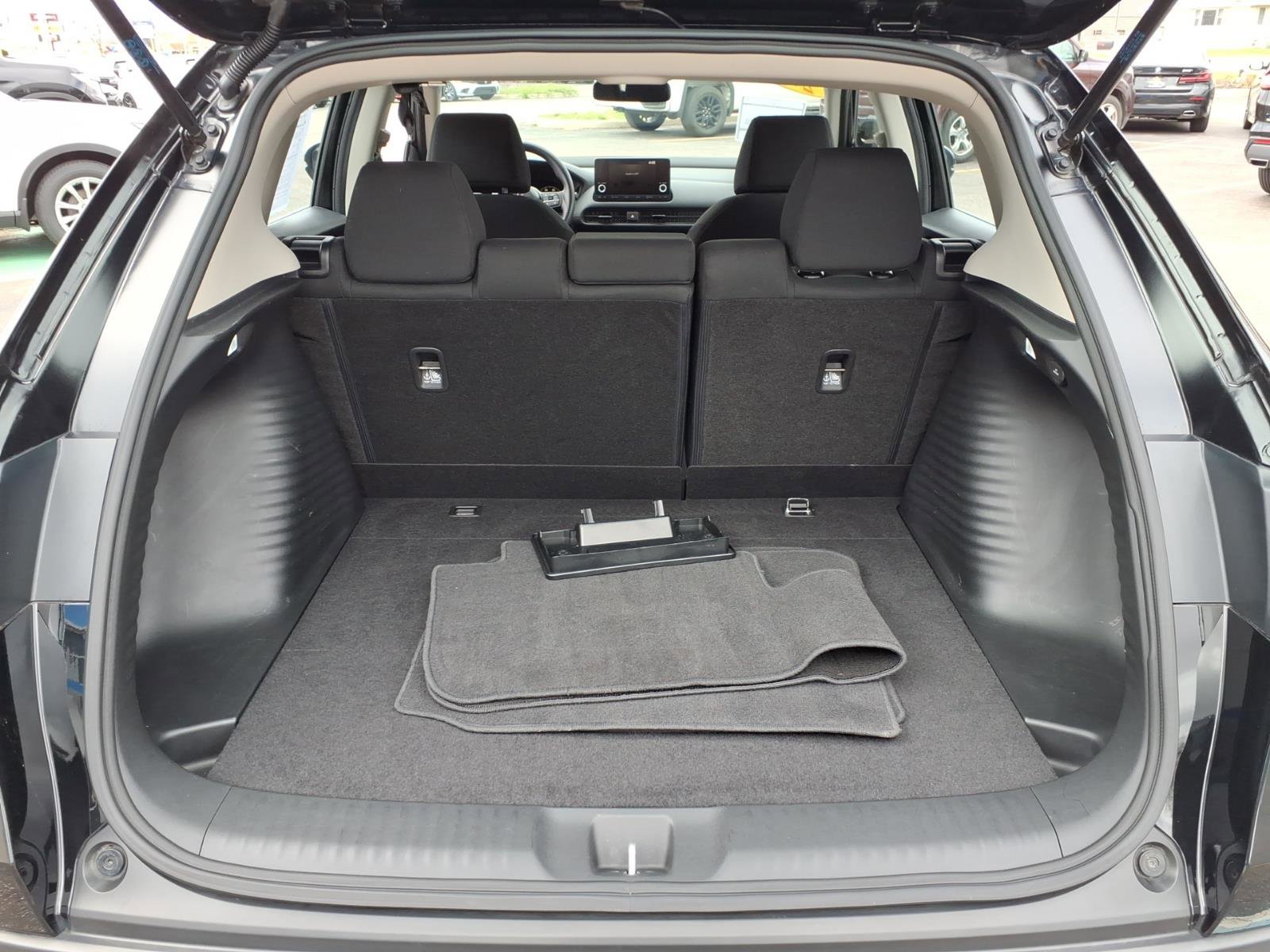 Used 2024 Honda HR-V LX image 11