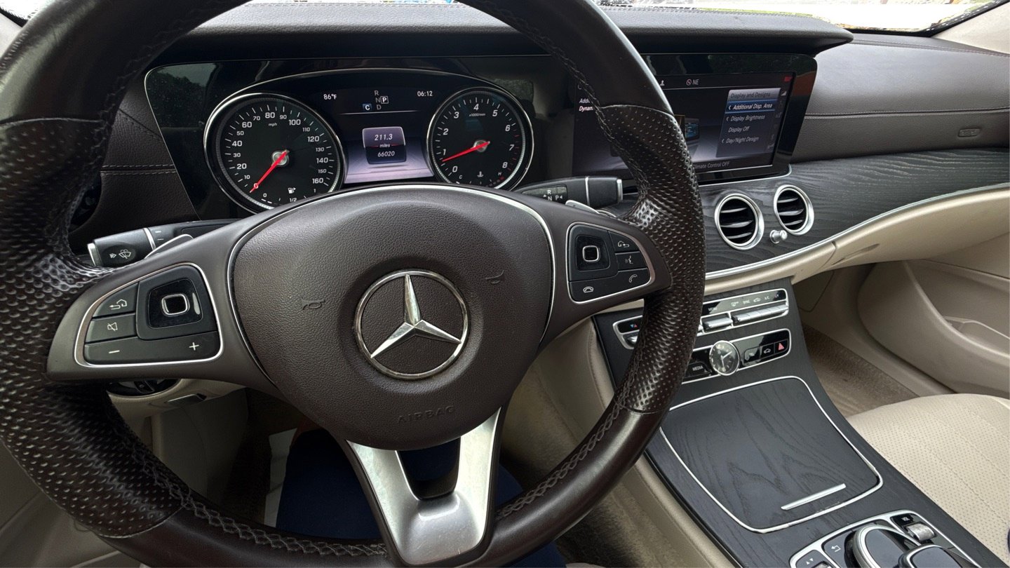 Used 2018 Mercedes-Benz E 300 image 28