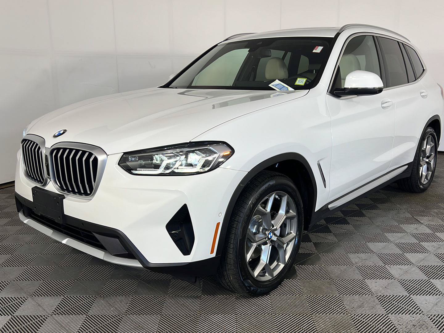 Used 2023 BMW X3 xDrive30i w/ Premium Package AWD/4WD image 13