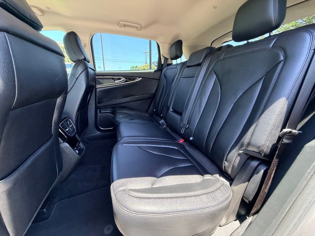 Used 2023 Lincoln Nautilus AWD w/ Premium Package image 15