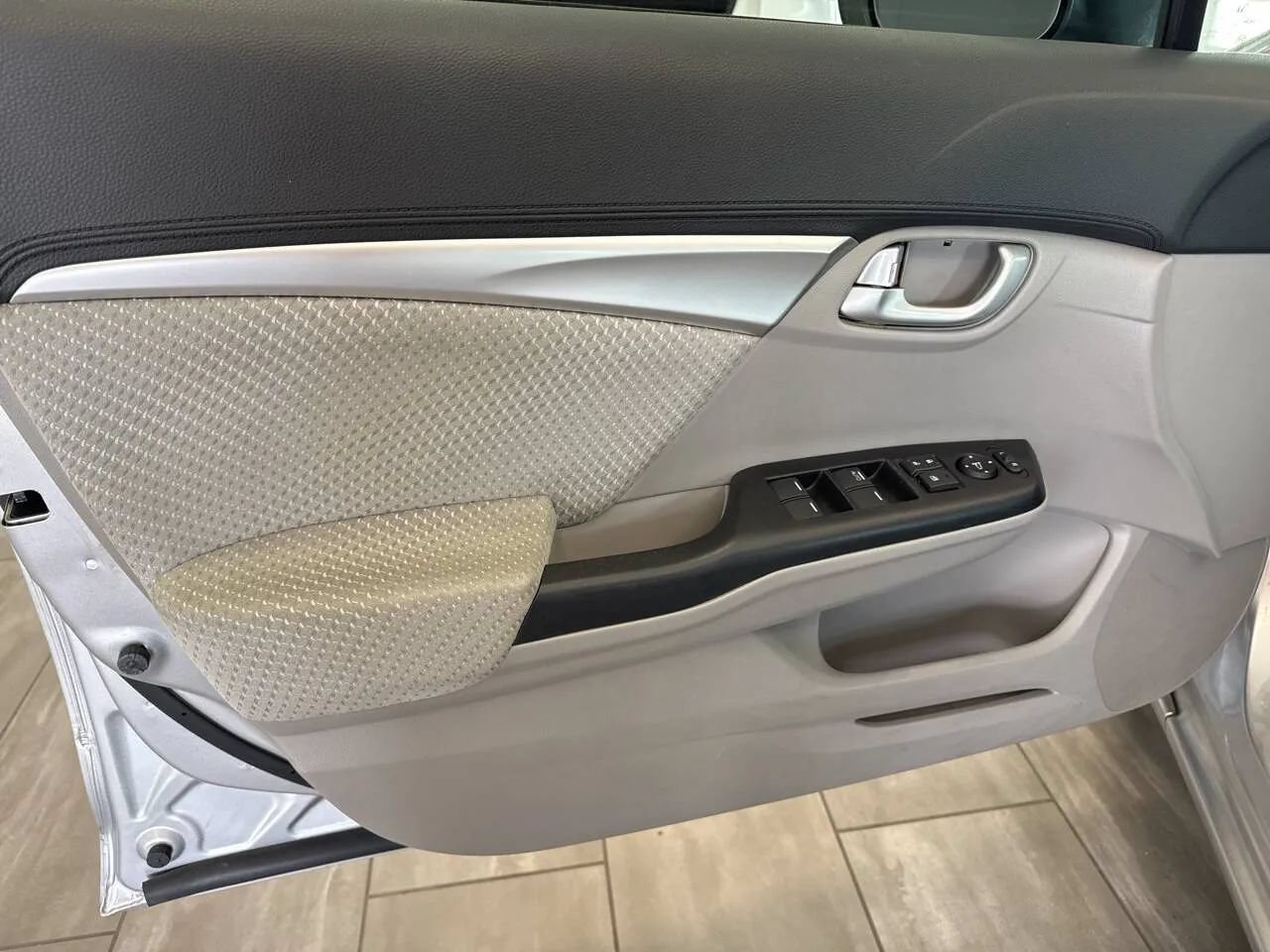 Used 2015 Honda Civic Hybrid Sedan image 16